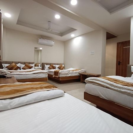 Shree Shyamraj Hotel Уджайн Екстериор снимка