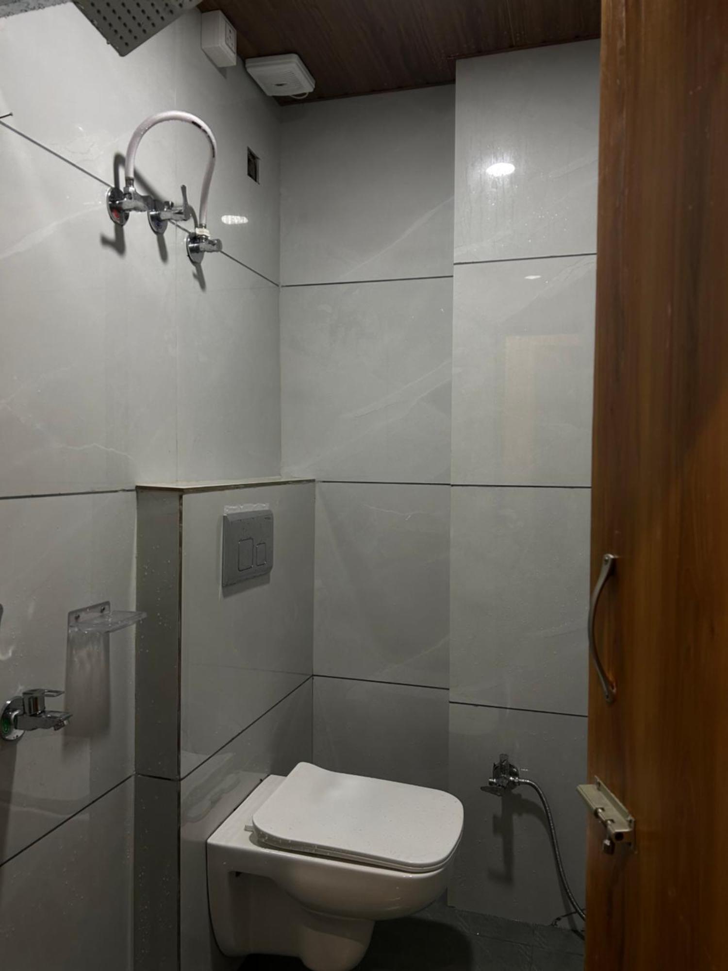 Shree Shyamraj Hotel Уджайн Екстериор снимка