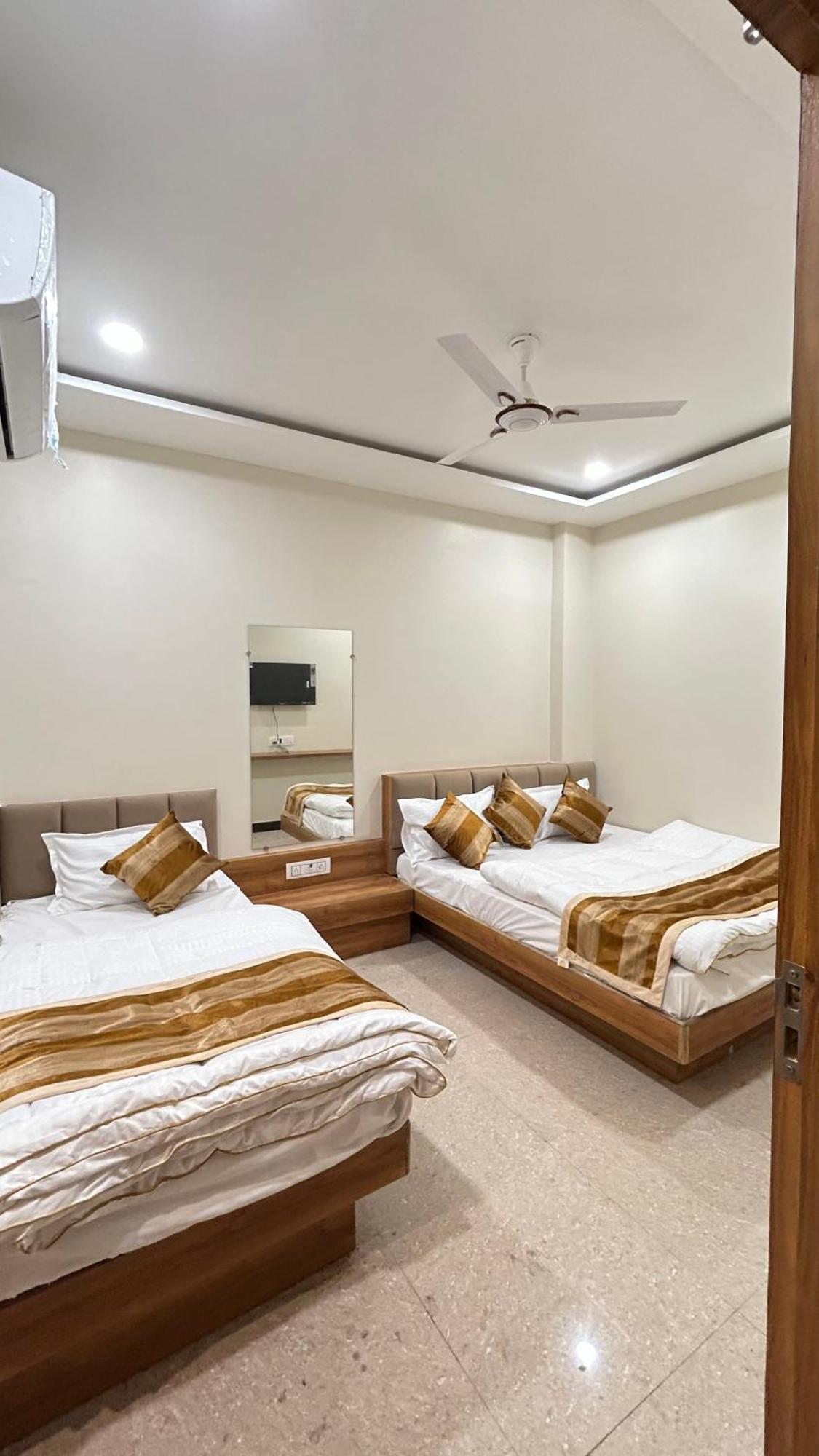 Shree Shyamraj Hotel Уджайн Екстериор снимка